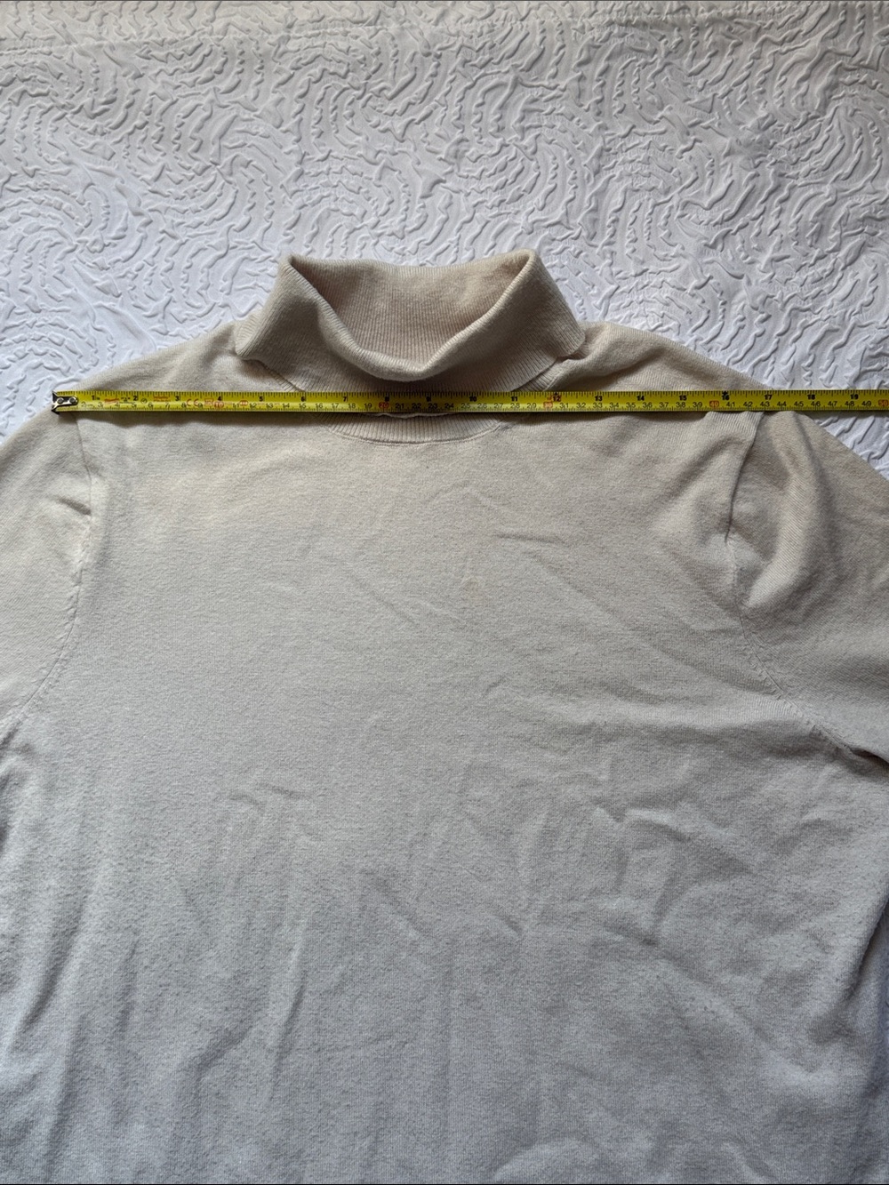 torrid Cream Short-Sleeve Turtleneck Sweater - Picture 4 of 8